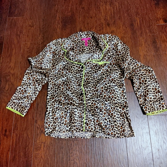 Betsey Johnson leopard print pajamas PJs 2 piece set lime trim slick soft satin - Picture 4 of 8